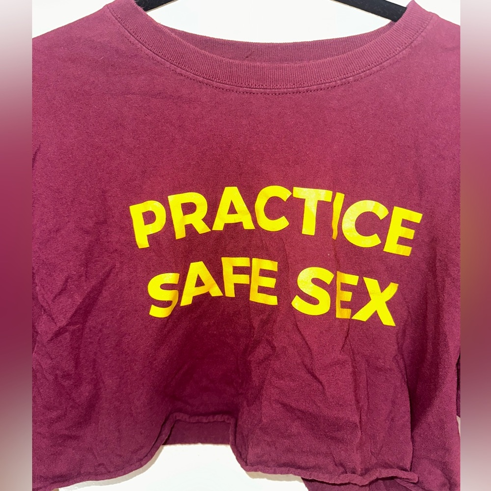 Red cropped t-shirt